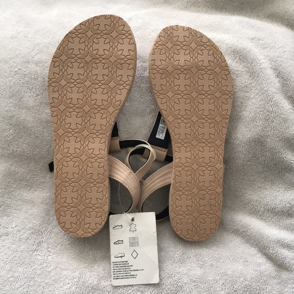 Adidas Sandals - Picture 2 of 3